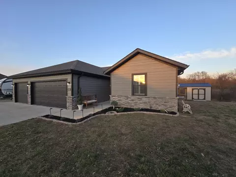 263 E Garnet Dr, Republic, MO 65738