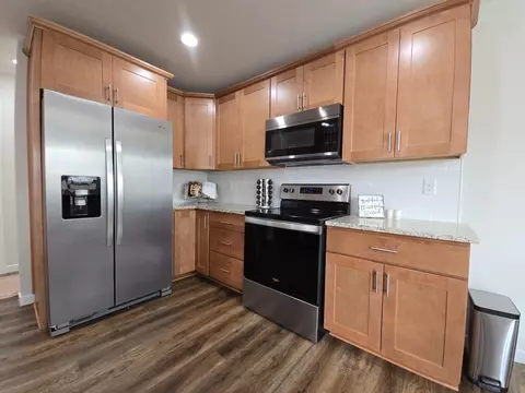 Kitchen - 263 E Garnet Dr, Republic, MO 65738 photo 3 of 7