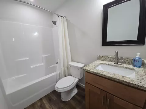 Bath - 263 E Garnet Dr, Republic, MO 65738 photo 5 of 6