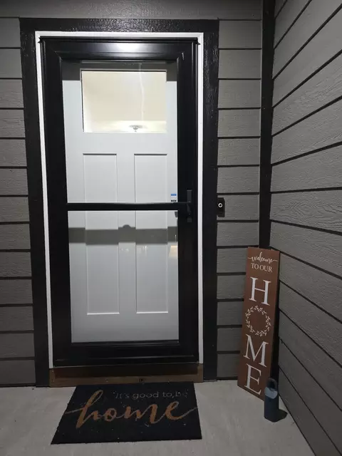 Entry Way - 263 E Garnet Dr, Republic, MO 65738 photo 1 of 6