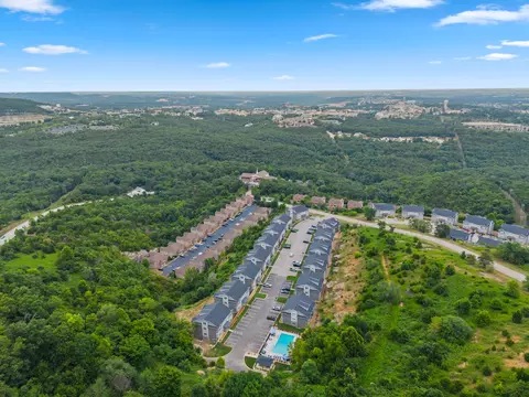 View/Area - 3010 N Vineyards Ter #3, Branson, MO 65616 photo 9 of 10