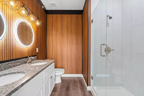 Bath - 3010 N Vineyards Ter #3, Branson, MO 65616 photo 1 of 8