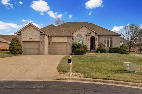 1150 N Yarberry North Ct, Springfield, MO 65802