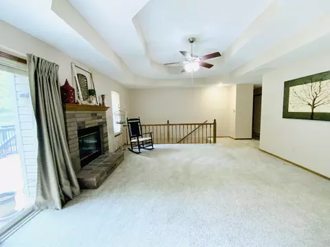 540 S Hickory Dr, Springfield, MO 65809 photo 8