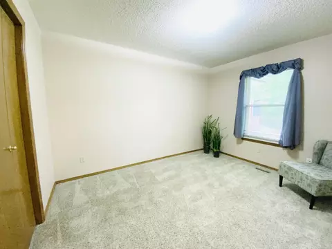 540 S Hickory Dr, Springfield, MO 65809 photo 23
