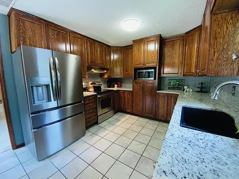 540 S Hickory Dr, Springfield, MO 65809 photo 12