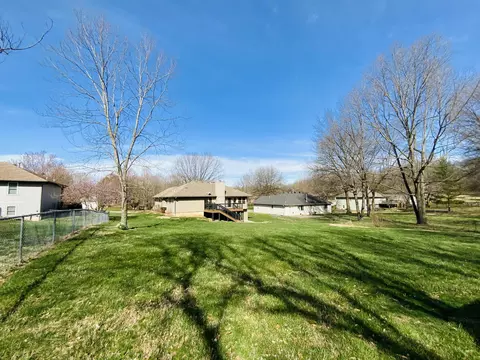540 S Hickory Dr, Springfield, MO 65809 photo 42
