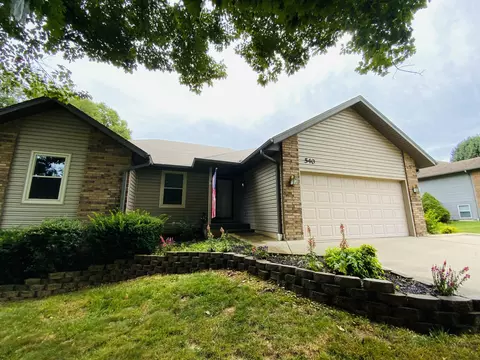 540 S Hickory Dr, Springfield, MO 65809 photo 3