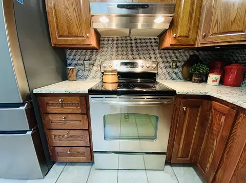 540 S Hickory Dr, Springfield, MO 65809 photo 15