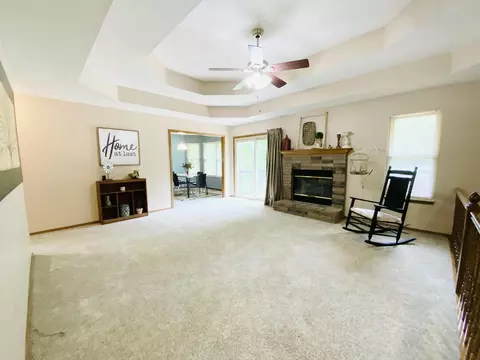 540 S Hickory Dr, Springfield, MO 65809 photo 4