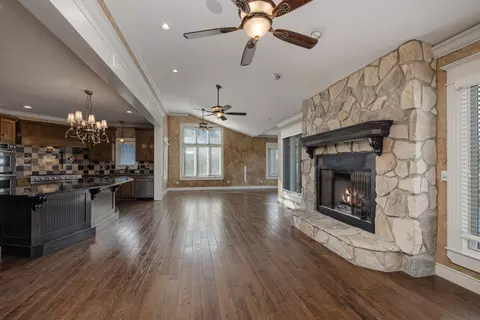 Living - 3811 E San Poppi Ct, Ozark, MO 65721 photo 2 of 6