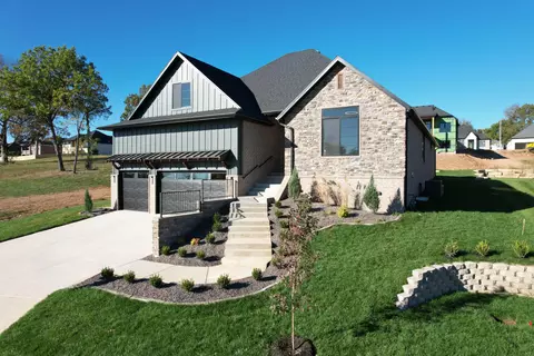 5943 S Clay Ave, Springfield, MO 65810