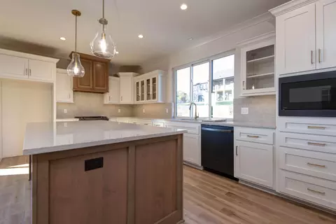 Kitchen - 5943 S Clay Ave, Springfield, MO 65810 photo 4 of 6