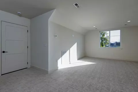 Bedroom - 5943 S Clay Ave, Springfield, MO 65810 photo 3 of 4