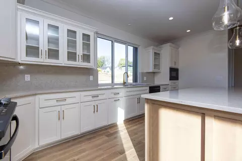 Kitchen - 5943 S Clay Ave, Springfield, MO 65810 photo 3 of 6
