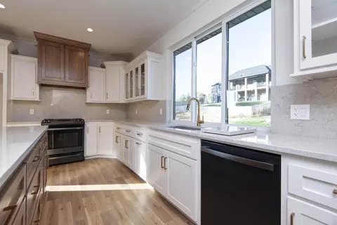 Kitchen - 5943 S Clay Ave, Springfield, MO 65810 photo 5 of 6
