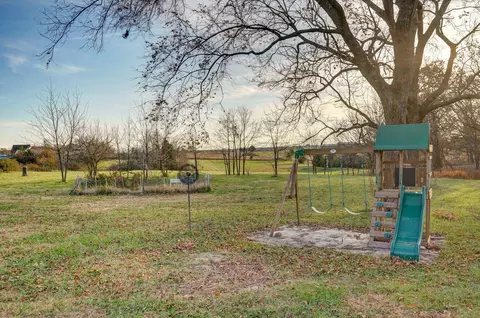 Exterior - 422 Spring Creek Rd, Clever, MO 65631 photo 6 of 17