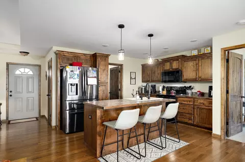 Kitchen - 422 Spring Creek Rd, Clever, MO 65631 photo 3 of 4
