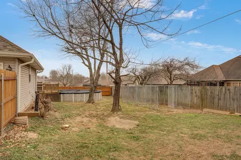 Exterior - 1302 E Primrose Ln, Republic, MO 65738 photo 9 of 11