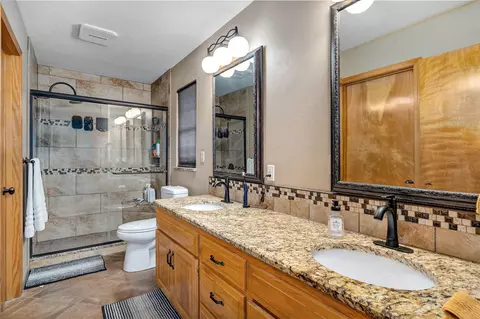 Bath - 1302 E Primrose Ln, Republic, MO 65738 photo 1 of 3