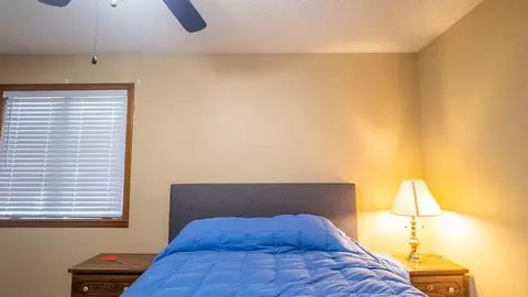 Bedroom - 920 Oak St, Thayer, MO 65791 photo 5 of 5