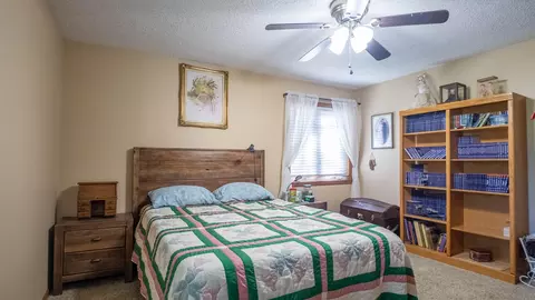 Bedroom - 920 Oak St, Thayer, MO 65791 photo 2 of 5