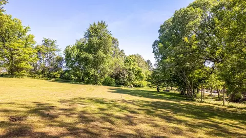 Exterior - 920 Oak St, Thayer, MO 65791 photo 2 of 10