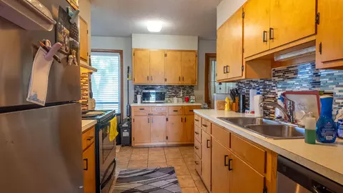 Kitchen - 920 Oak St, Thayer, MO 65791 photo 2 of 4