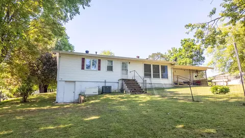 Exterior - 920 Oak St, Thayer, MO 65791 photo 5 of 10