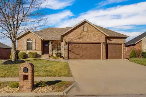 3279 W Camino Alto St, Springfield, MO 65810