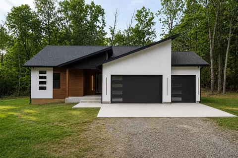 5021 Private Road 9005, West Plains, MO 65775