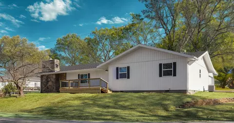 520 King St, Mount Vernon, MO 65712
