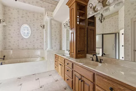 Bath - 3307 N 10th St, Ozark, MO 65721 photo 2 of 6