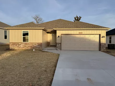 3426 N Nixon Ave, Springfield, MO 65803 photo 2