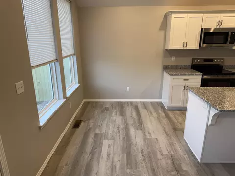 3426 N Nixon Ave, Springfield, MO 65803 photo 4