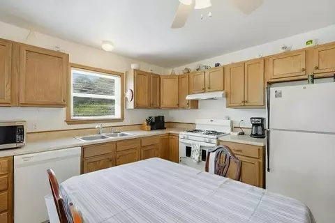 Kitchen - 19 Nellie Ln, Lampe, MO 65681 photo 3 of 3