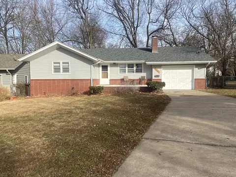 1345 E Cozy St, Springfield, MO 65804