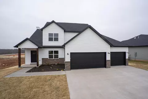 118 E Clayton Ln, Republic, MO 65738