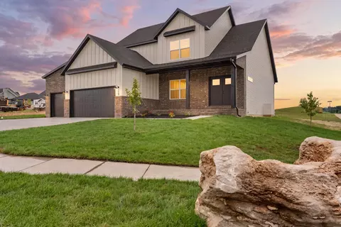 118 E Clayton Ln, Republic, MO 65738