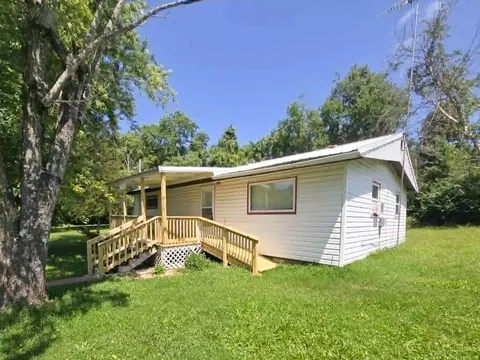 Exterior - 1104 Highland St, Cabool, MO 65689 photo 3 of 6