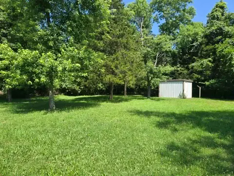 Exterior - 1104 Highland St, Cabool, MO 65689 photo 6 of 6