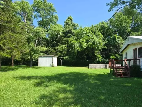 Exterior - 1104 Highland St, Cabool, MO 65689 photo 4 of 6