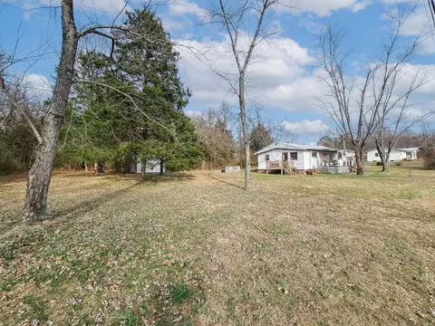 Exterior - 1104 Highland St, Cabool, MO 65689 photo 2 of 4