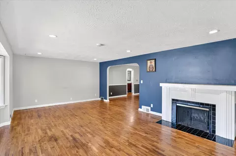 Living - 620 E Sunshine St, Springfield, MO 65807 photo 6 of 7