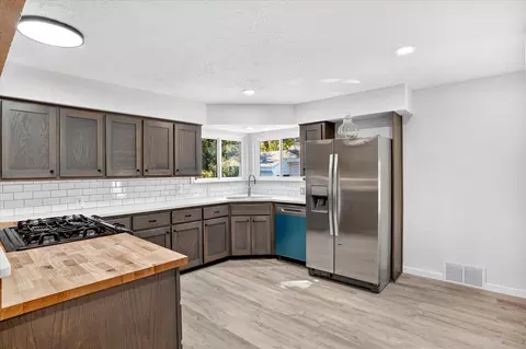Kitchen - 620 E Sunshine St, Springfield, MO 65807 photo 1 of 8