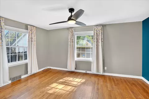 Bedroom - 620 E Sunshine St, Springfield, MO 65807 photo 4 of 6