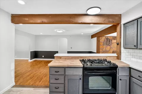 Kitchen - 620 E Sunshine St, Springfield, MO 65807 photo 7 of 8