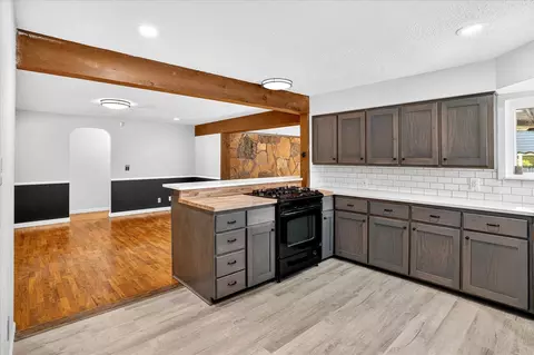 Kitchen - 620 E Sunshine St, Springfield, MO 65807 photo 3 of 8