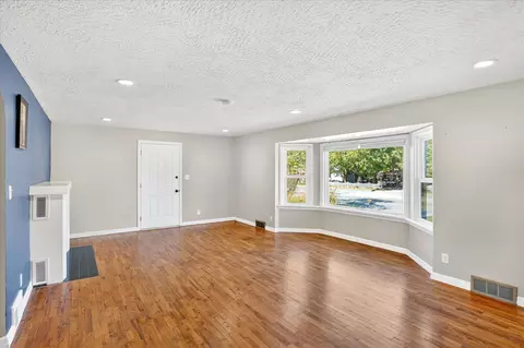Living - 620 E Sunshine St, Springfield, MO 65807 photo 3 of 7