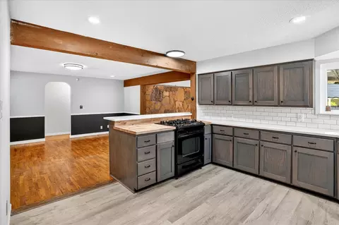 Kitchen - 620 E Sunshine St, Springfield, MO 65807 photo 2 of 8